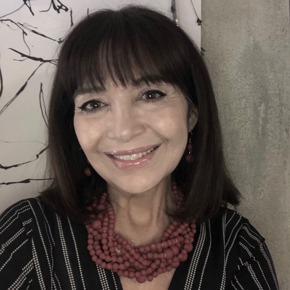 Meet your Posher, Yolie - Picture 1 of 1